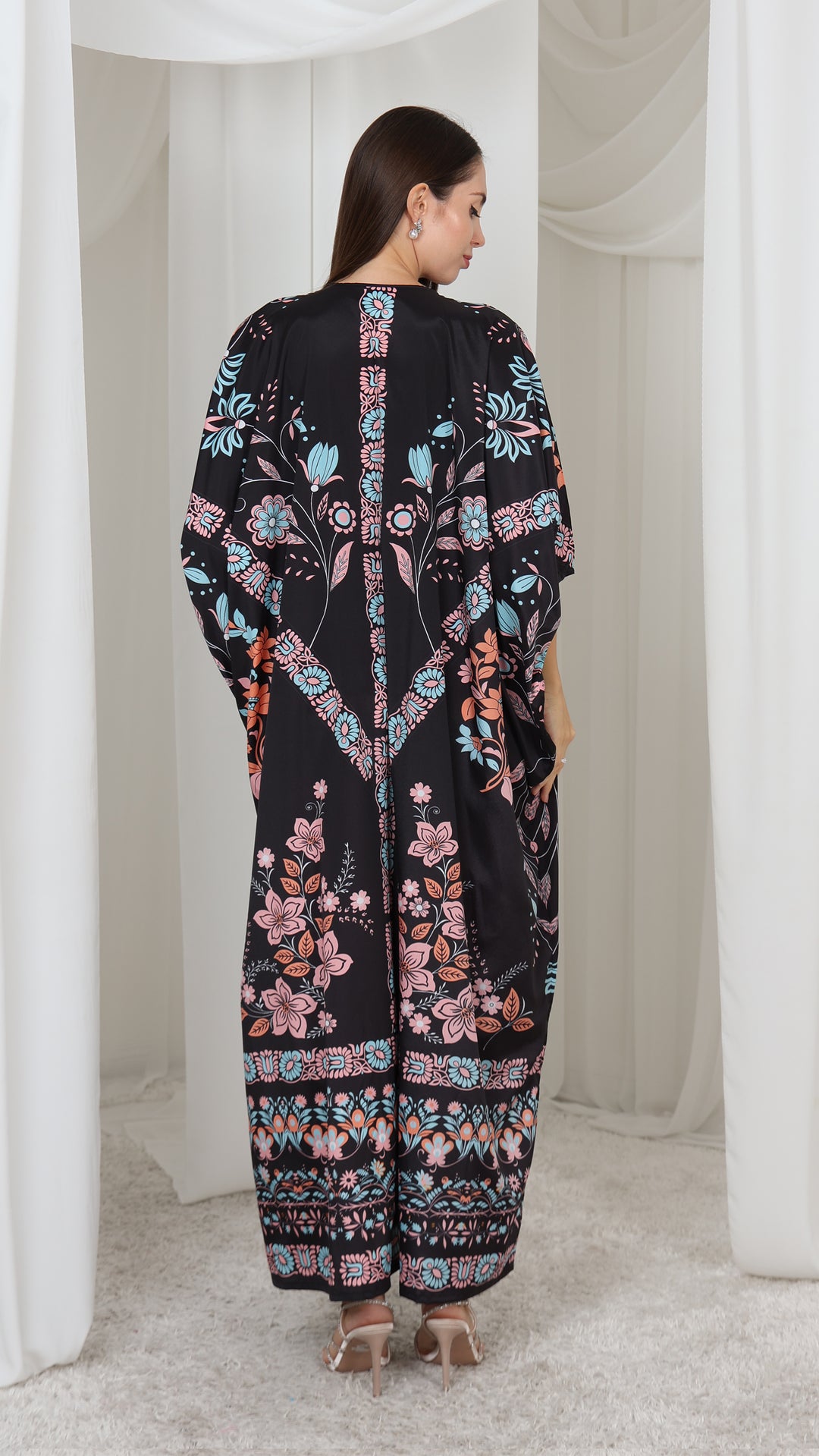 Isara Kaftan