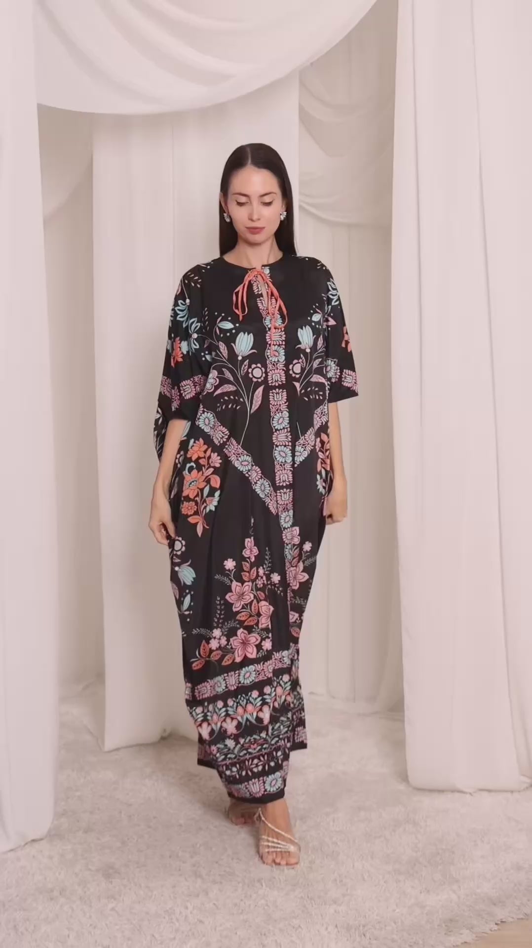 Isara Kaftan